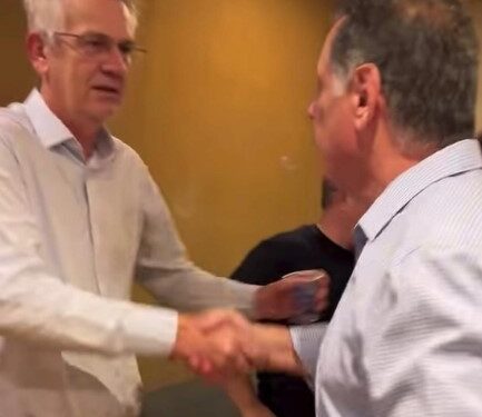 “Não tem ninguém que não tenha tido alguma confusão com o Banco Master”, diz Vosgrau em defesa de Marconi Perillo