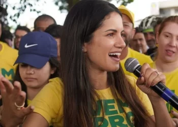 Carla Corrêa deixa a assistência social para ser suplente de Gayer