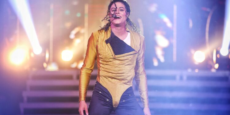 Rodrigo Teaser traz a Goiânia o maior tributo a Michael Jackson no embalo da estreia da cinebiografia “Michael”
