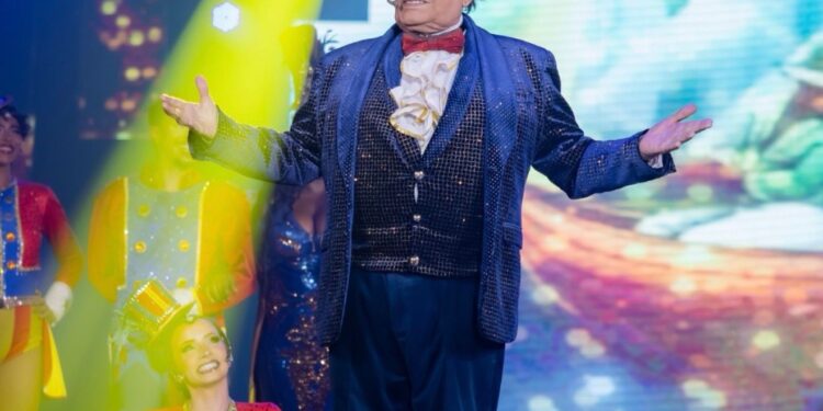 Dedé Santana celebra 90 anos em sessão especial do Reder Circus em Anápolis