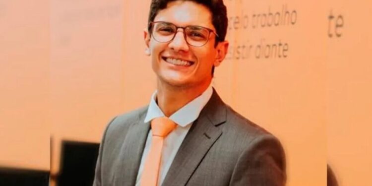 Pré-candidato a deputado estadual, Paulo Vitor Marques deixa presidência da ARM