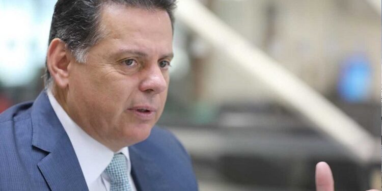 Em nota, Perillo afirma atuar na iniciativa privada “de forma lícita”