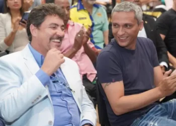 Proximidade de visita de Flávio Bolsonaro a Goiânia facilita pacificação do PL goiano