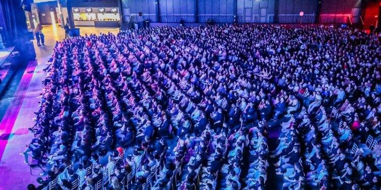 Opus completa 50 anos e reforça protagonismo como maior plataforma de entretenimento ao vivo do Brasil