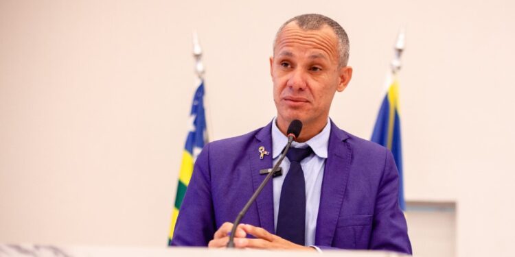 Vereador faz “copia e cola” de projeto sem se dar ao trabalho de ler para criar o “dia do brincar”