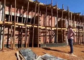 Rubens Otoni visita obras na Educação de Anápolis que receberam emendas federais