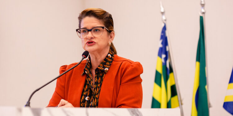 Seliane da SOS propõe a criação da Semana da Adoção e Proteção de Animais