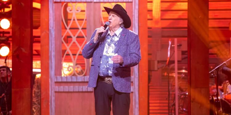 Sérgio Reis retorna ao Teatro Bradesco com show especial