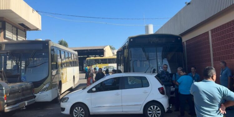 Com negociação travada, risco de greve volta a assombrar transporte coletivo em Anápolis