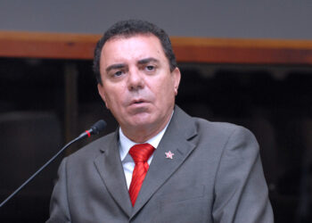 PT define ex-deputado estadual Luis Cesar Bueno como candidato ao governo de Goiás