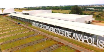 Prefeitura vai passar a funcionar no Centro de Convenções, e Câmara sairá do aluguel
