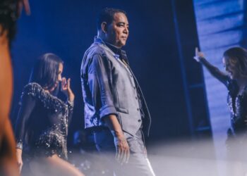Raça Negra lota Espaço Unimed e celebra o amor em noite histórica de sucessos