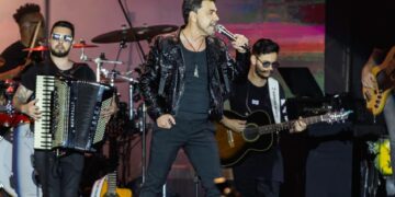 Zezé Di Camargo leva multidão ao São João da Moda com show da turnê Rústico em Pernambuco