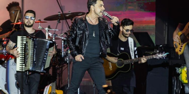 Zezé Di Camargo leva multidão ao São João da Moda com show da turnê Rústico em Pernambuco
