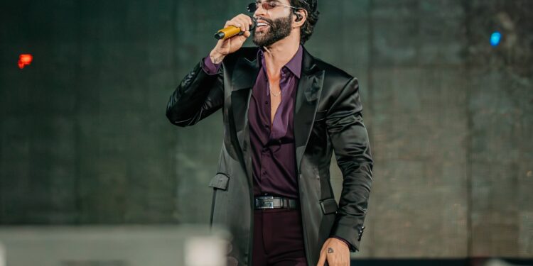 Gusttavo Lima lança “Bala Alojada” e aposta em romantismo com gravação ao vivo