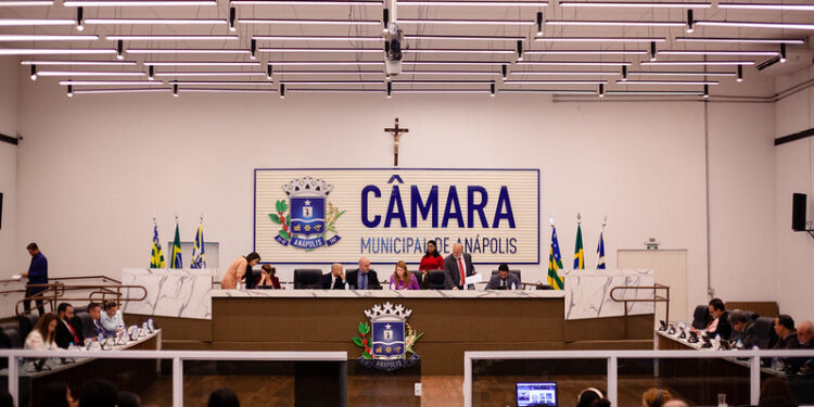 Daniel Vilela tem apoio de dois terços dos vereadores de Anápolis