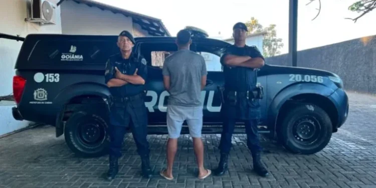 Homem é preso após agredir companheira na frente da filha de 2 anos em Goiânia