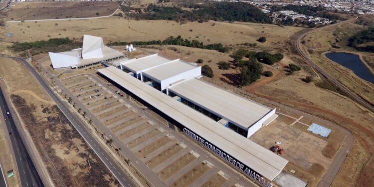 Sindicato faz pesquisa de opinião com servidores sobre mudança para o Centro de Convenções