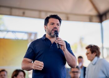 Alvo de reclamações, Saneago precisa cumprir contrato, diz Márcio Corrêa