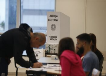 Eleitorado de Anápolis envelhece, tem quase um quarto de idosos e fica mais feminino