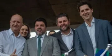 Daniel Vilela inaugura campanha em Anápolis ao lado de Márcio Corrêa e Amilton Filho