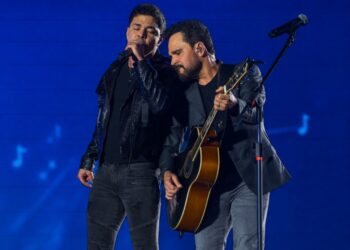 Em Goiânia, Zezé Di Camargo e Luciano mostram seus hits no Festival “Histórias” com coro do público
