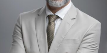 Quanto do seu salário vira imposto? Fizemos a conta