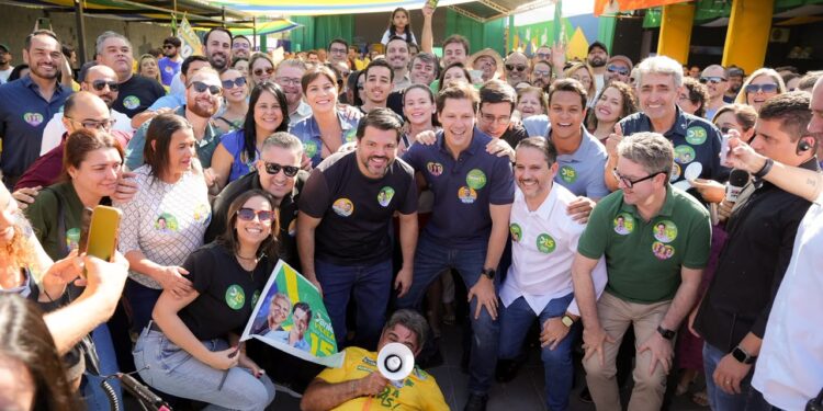 Campanhas admitem timidez nas ruas e apontam migração para o digital
