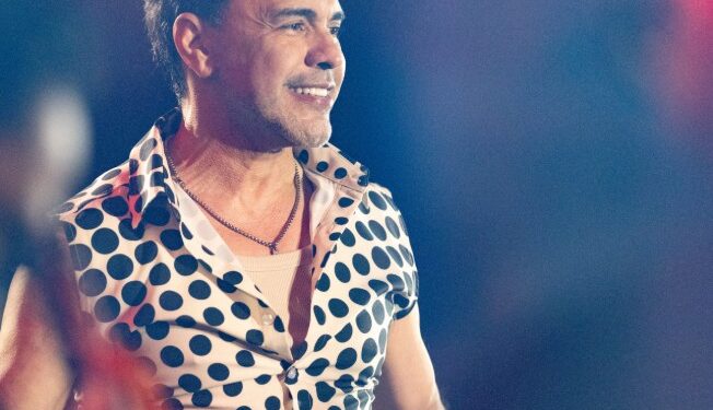 Zezé Di Camargo mantém agenda intensa com quatro shows consecutivos em três estados e recorde de público