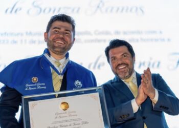 “Acreditou em mim, comprou brigas pela minha eleição”, lembra Corrêa em homenagem a Amilton Filho