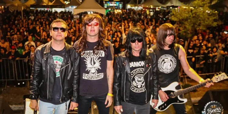 Turnê que celebra 50 anos dos Ramones chega ao Galpão do Meio