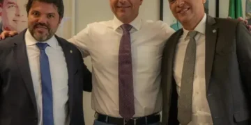 Com Márcio Corrêa, Flávio Bolsonaro recebe apoio de Daniel Vilela nesta terça-feira (6)