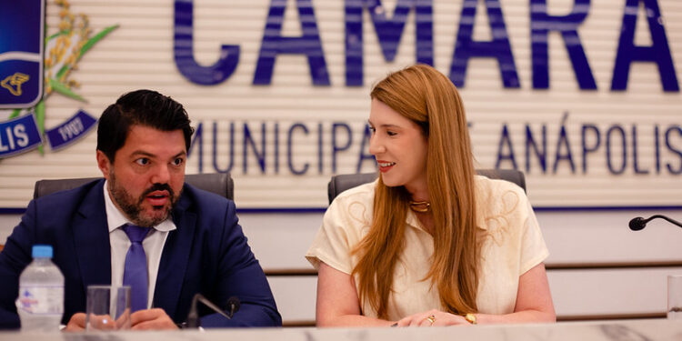 Márcio Corrêa avaliza permanência de Andreia Rezende no comando da Câmara