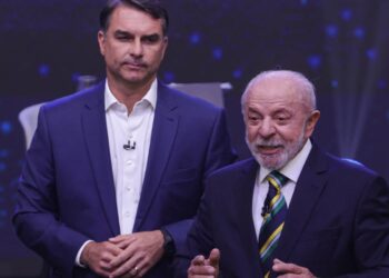 Flávio Bolsonaro é Lula pediram prorrogação das eleições; veja as petições