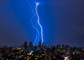Goiás registra quase 450 mil raios em apenas um mês