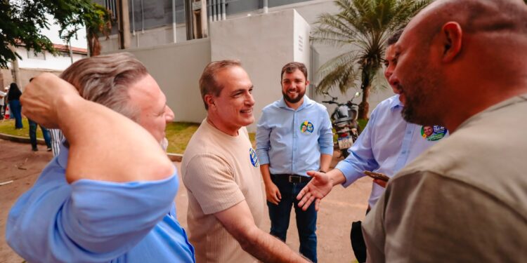 Isaac Mendonça representa Mineiros em encontro com Flávio Bolsonaro