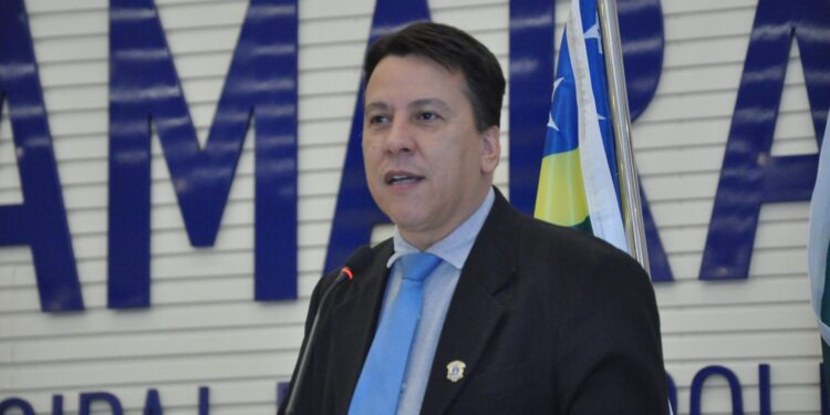 TJGO cassa sentença que absolveu ex-vereador Hélio Araújo em processo por suposta ‘rachadinha’